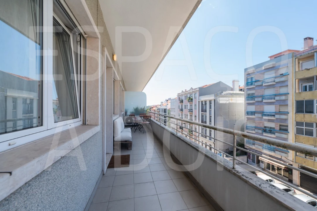 Apartamento T2 para Arrendamento em Campolide Foto 32