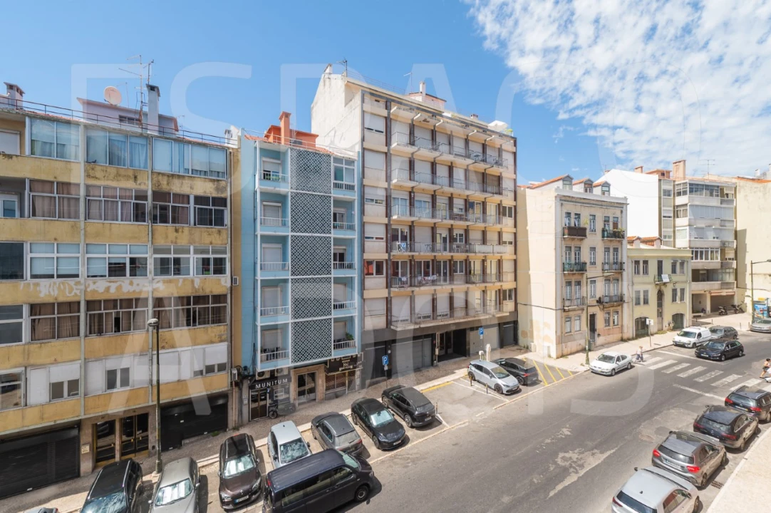 Apartamento T2 para Arrendamento em Campolide Foto 34