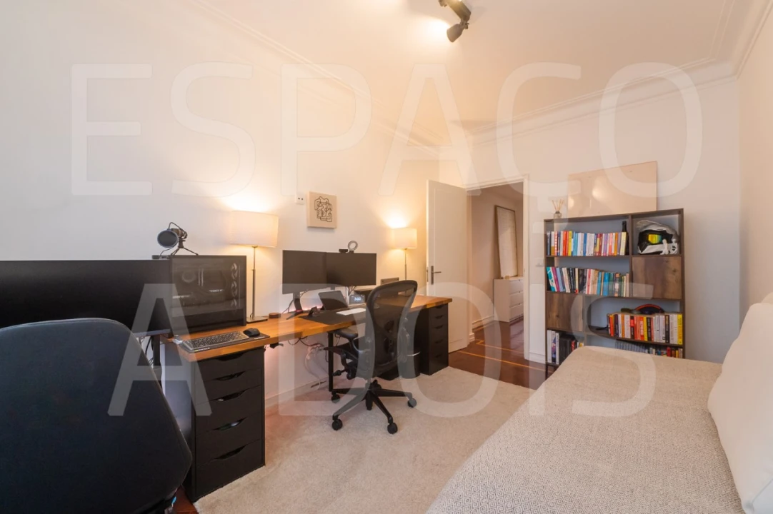Apartamento T2 para Arrendamento em Campolide Foto 35