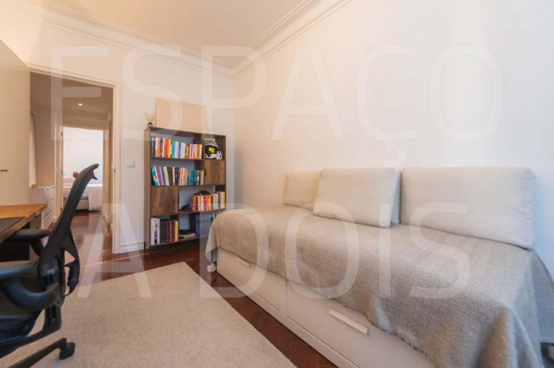 Apartamento T2 para Arrendamento em Campolide Foto 36