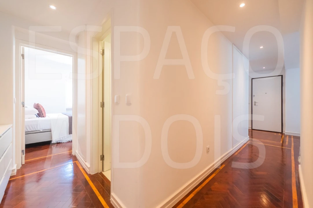Apartamento T2 para Arrendamento em Campolide Foto 37