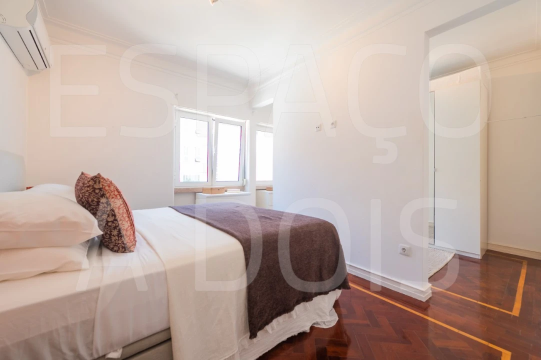 Apartamento T2 para Arrendamento em Campolide Foto 41