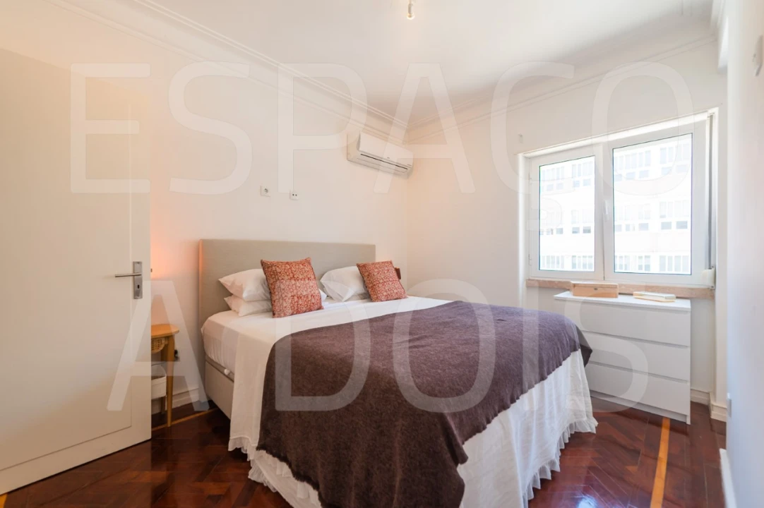 Apartamento T2 para Arrendamento em Campolide Foto 42