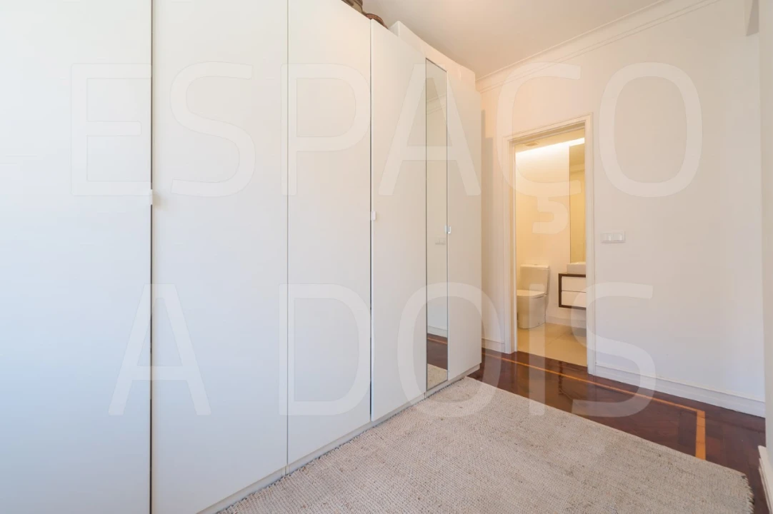 Apartamento T2 para Arrendamento em Campolide Foto 48