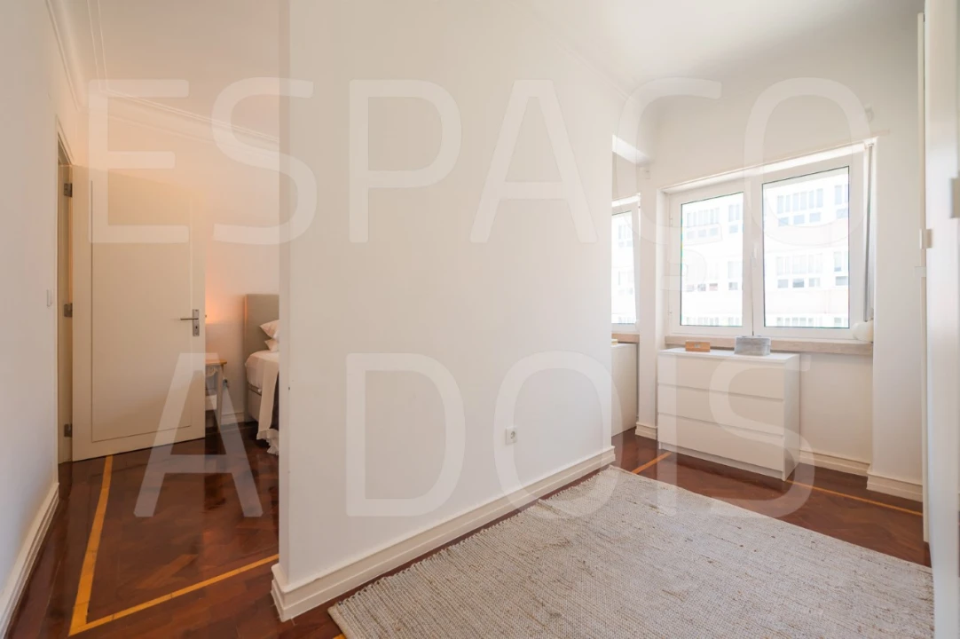 Apartamento T2 para Arrendamento em Campolide Foto 49