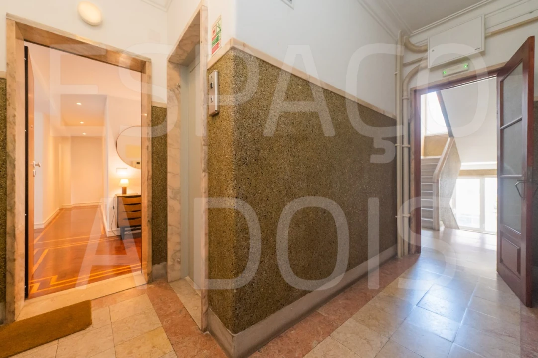 Apartamento T2 para Arrendamento em Campolide Foto 51