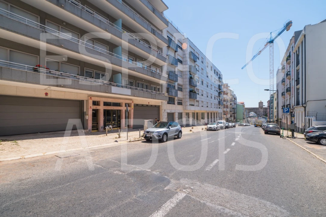 Apartamento T2 para Arrendamento em Campolide Foto 56
