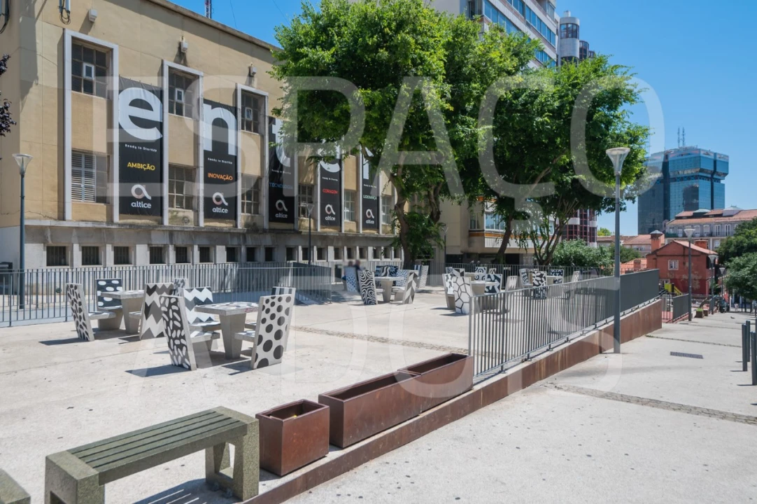 Apartamento T2 para Arrendamento em Campolide Foto 57