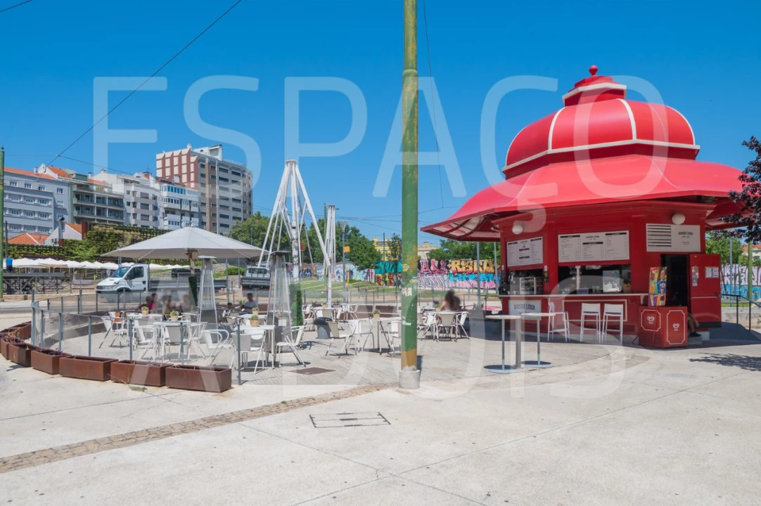 Apartamento T2 para Arrendamento em Campolide Foto 58