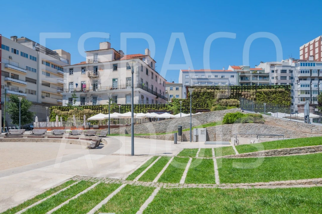 Apartamento T2 para Arrendamento em Campolide Foto 59