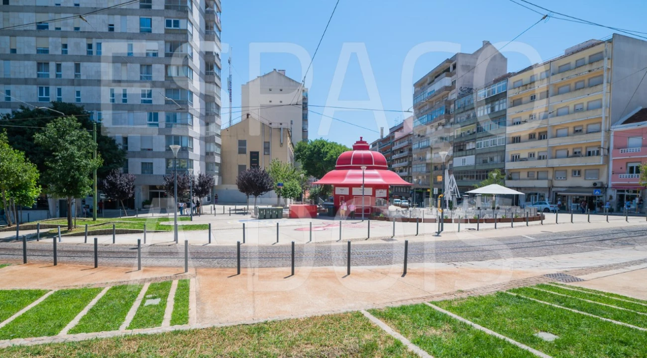Apartamento T2 para Arrendamento em Campolide Foto 61