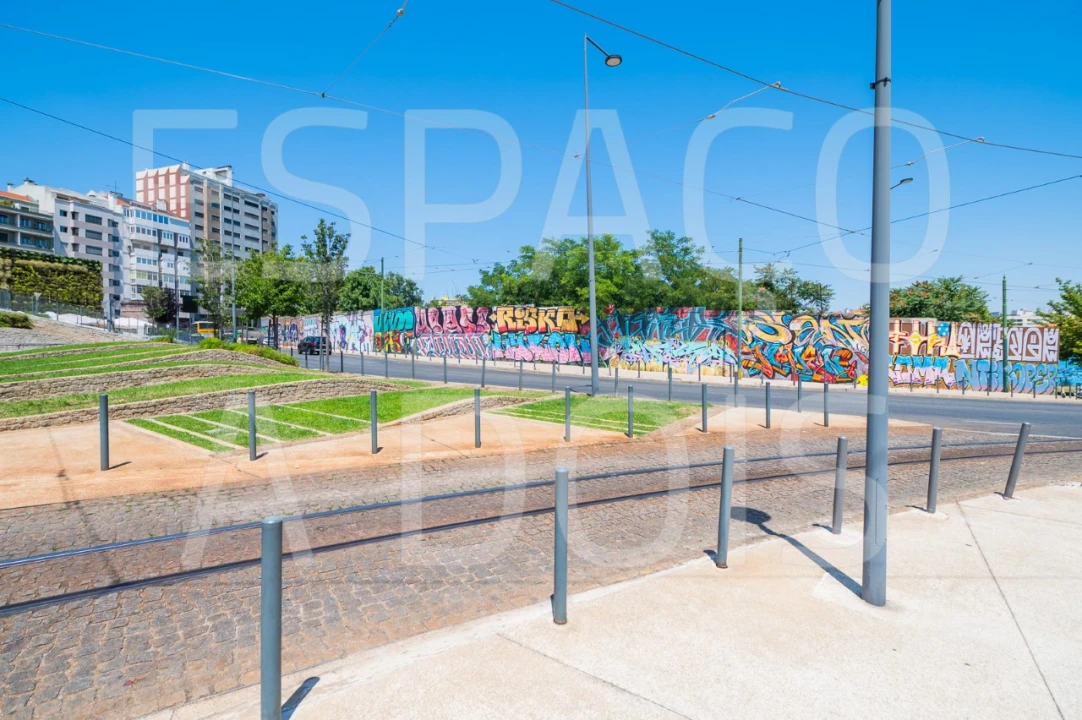 Apartamento T2 para Arrendamento em Campolide Foto 62