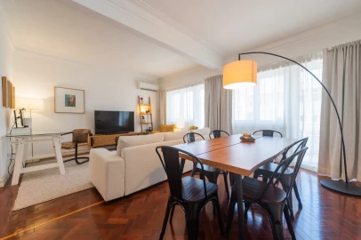 Apartamento T2 para Arrendamento em Campolide