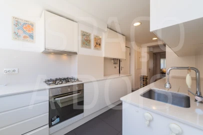 Apartamento T2 para Arrendamento em Campolide