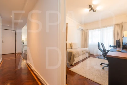 Apartamento T2 para Arrendamento em Campolide