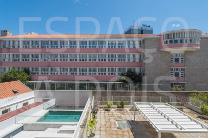Apartamento T2 para Arrendamento em Campolide