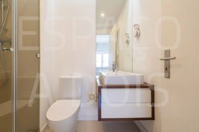 Apartamento T2 para Arrendamento em Campolide