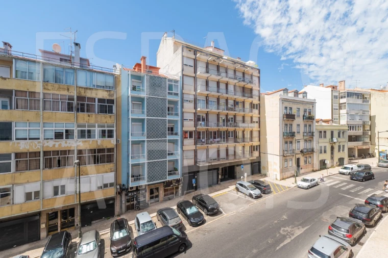 Apartamento T2 para Arrendamento em Campolide Foto 34
