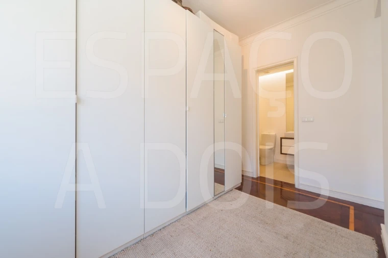 Apartamento T2 para Arrendamento em Campolide Foto 48