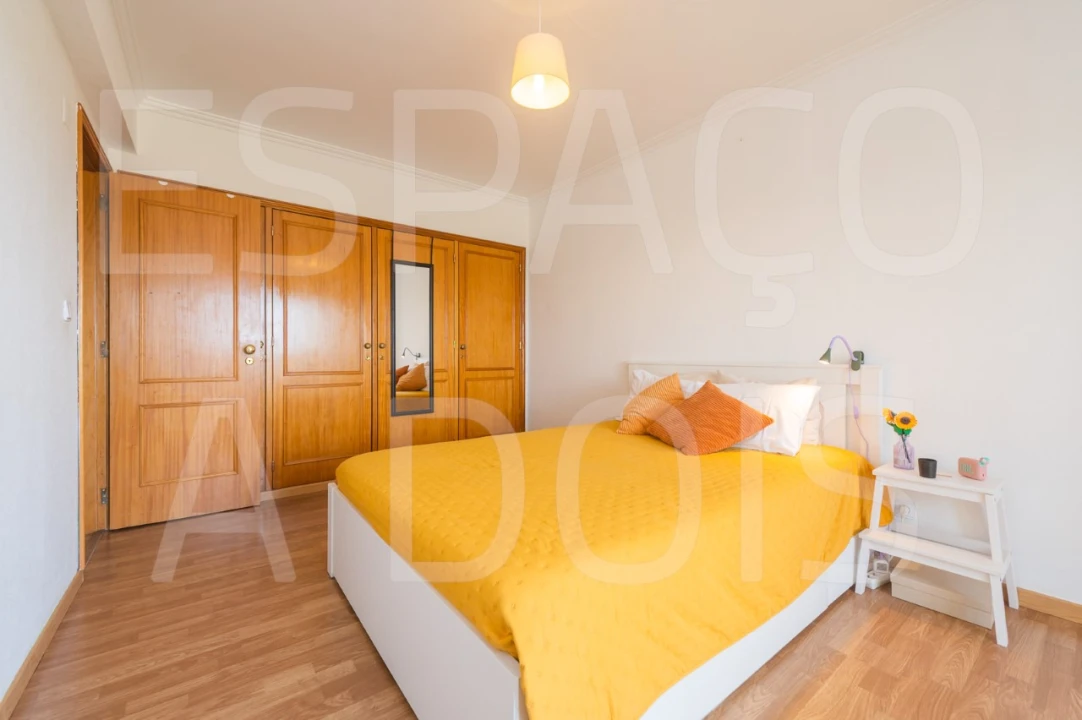 Apartamento T2 para Venda em Porto Salvo Foto 27