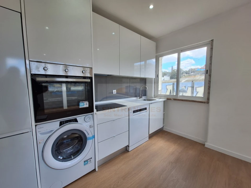 Apartamento T2 para Venda em Falagueira-Venda Nova Foto 1