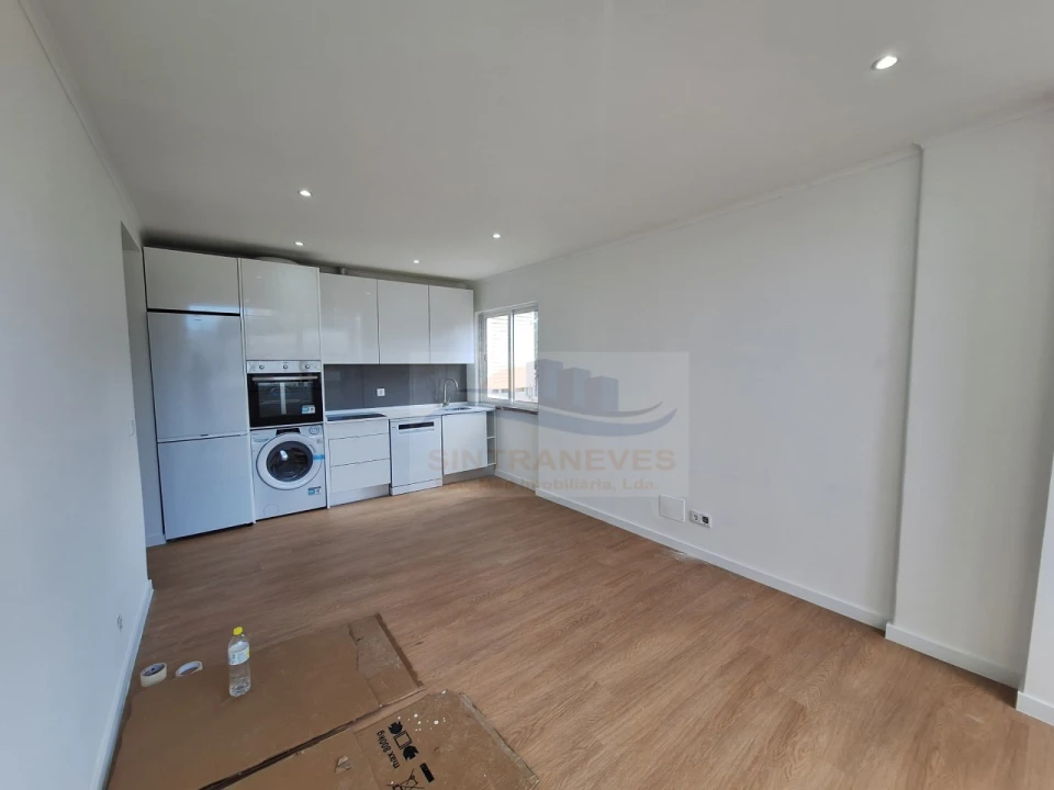 Apartamento T2 para Venda em Falagueira-Venda Nova Foto 2