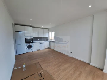 Apartamento T2 para Venda em Falagueira-Venda Nova