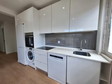 Apartamento T2 para Venda em Falagueira-Venda Nova