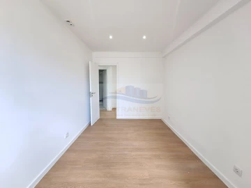 Apartamento T2 para Venda em Falagueira-Venda Nova