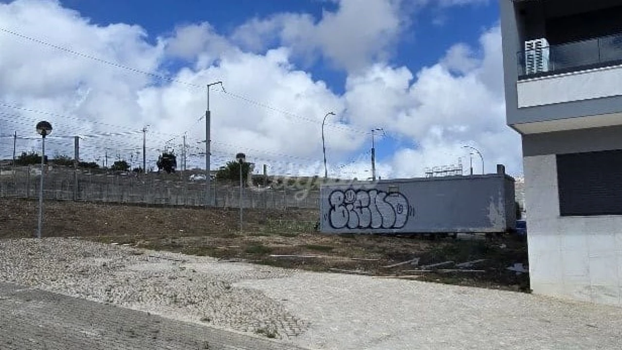 Terreno para Venda em Venteira Foto 1
