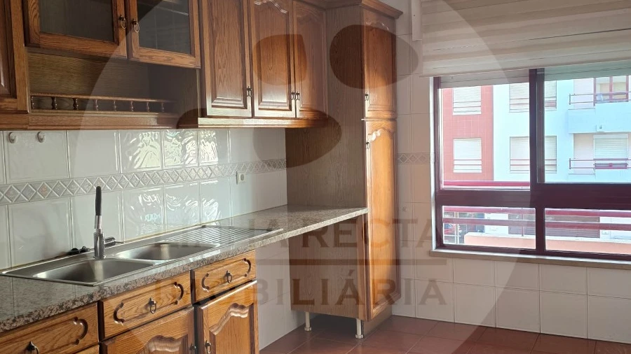 Apartamento T3 para Arrendamento em Setubal (São Sebastião)