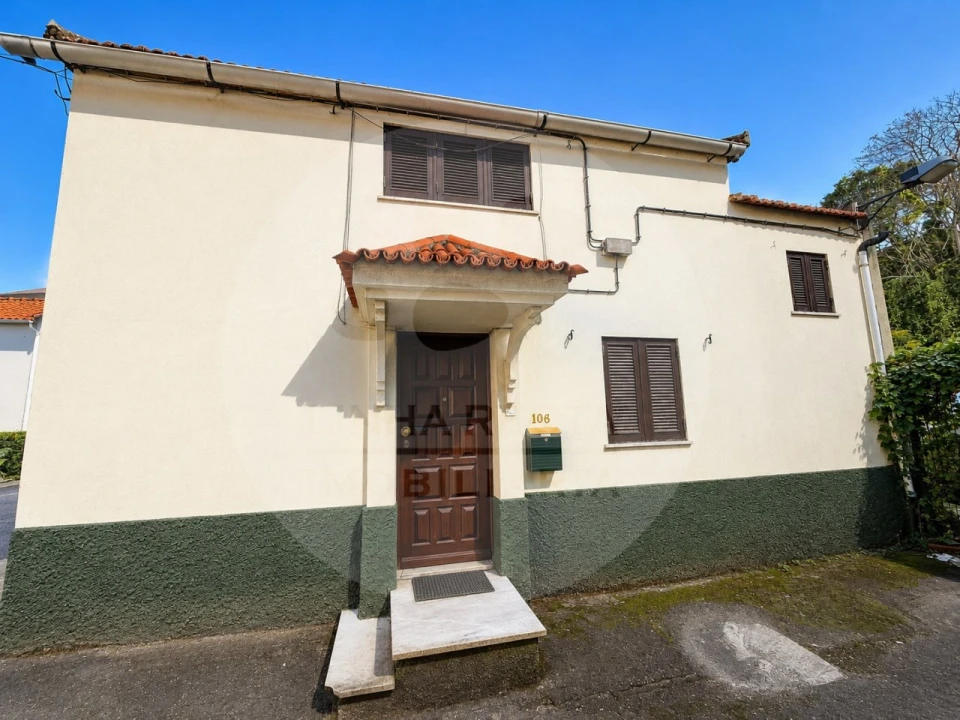 Moradia T2 para Venda em Campolide Foto 1
