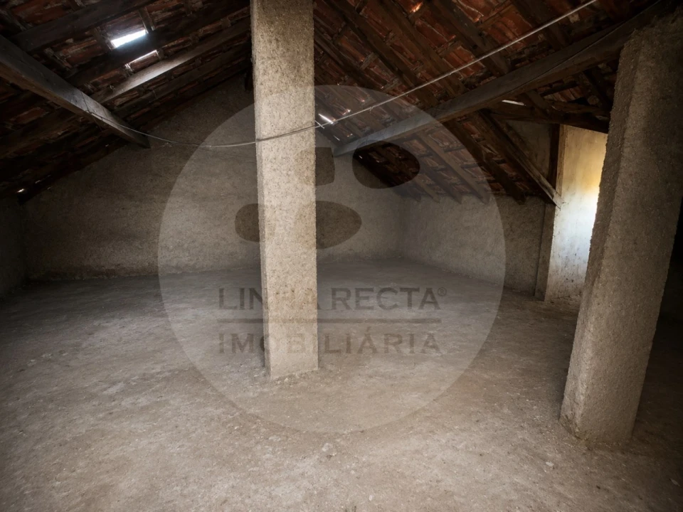 Moradia T2 para Venda em Campolide Foto 3