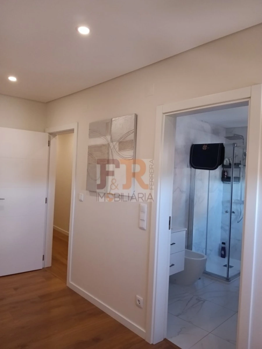 Apartamento T2 para Venda em Vialonga Foto 25