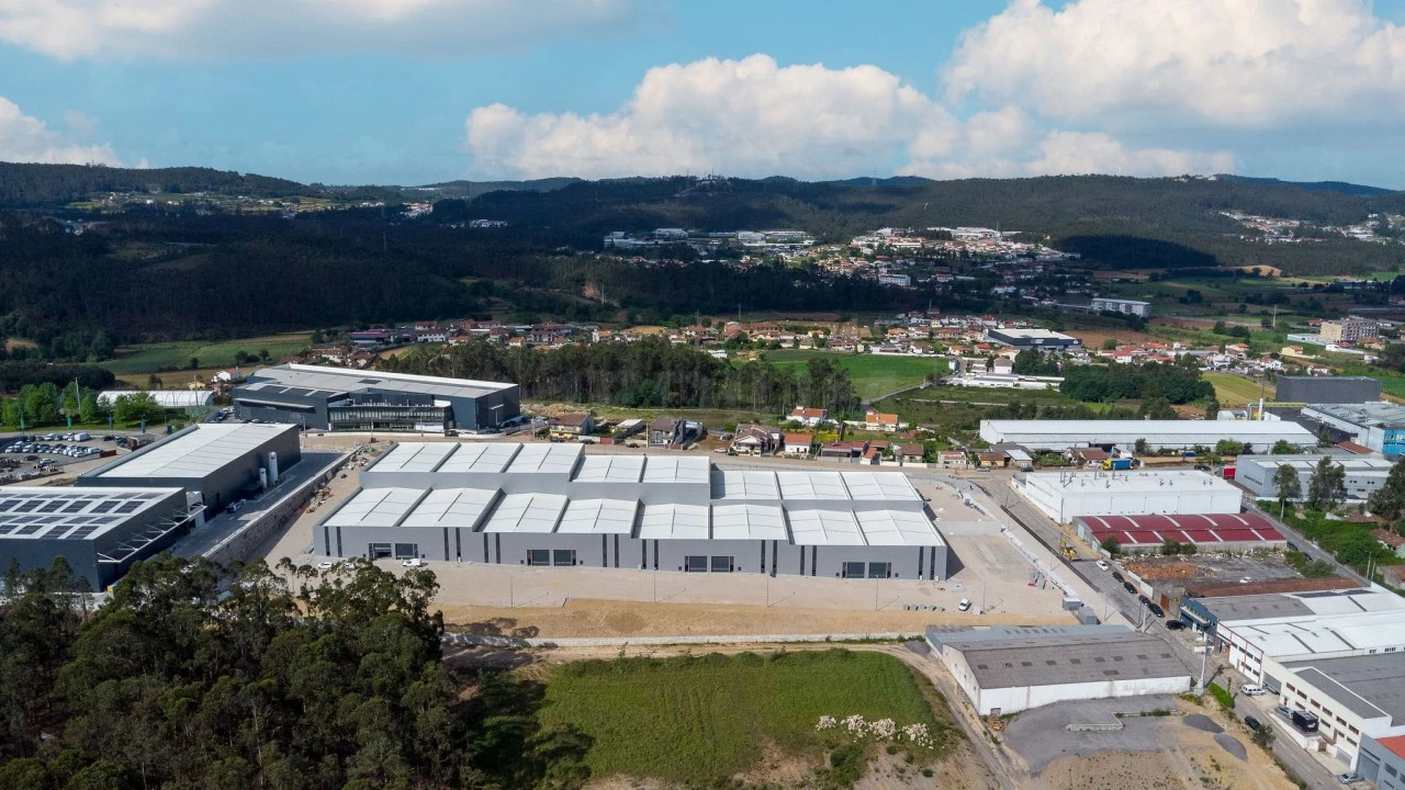 Armazém para Venda em Bougado (São Martinho e Santiago) Foto 17