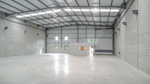 Armazém para Venda em Bougado (São Martinho e Santiago)