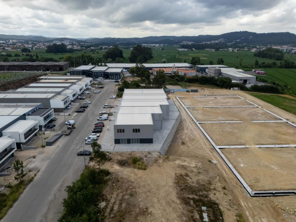 Armazém para Arrendamento em Ribeirão Foto 12