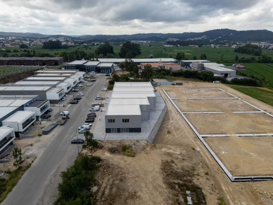Armazém para Arrendamento em Ribeirão Foto 13