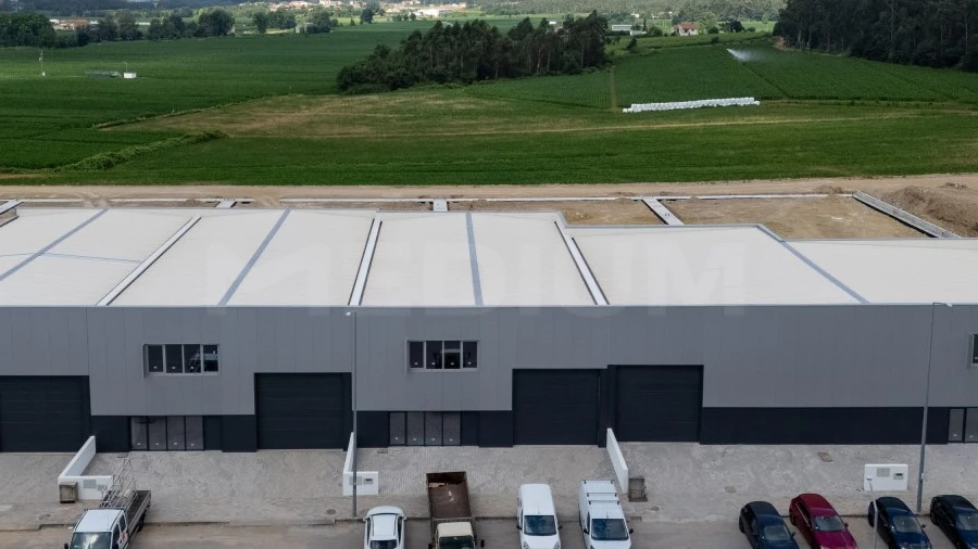 Armazém para Arrendamento em Ribeirão