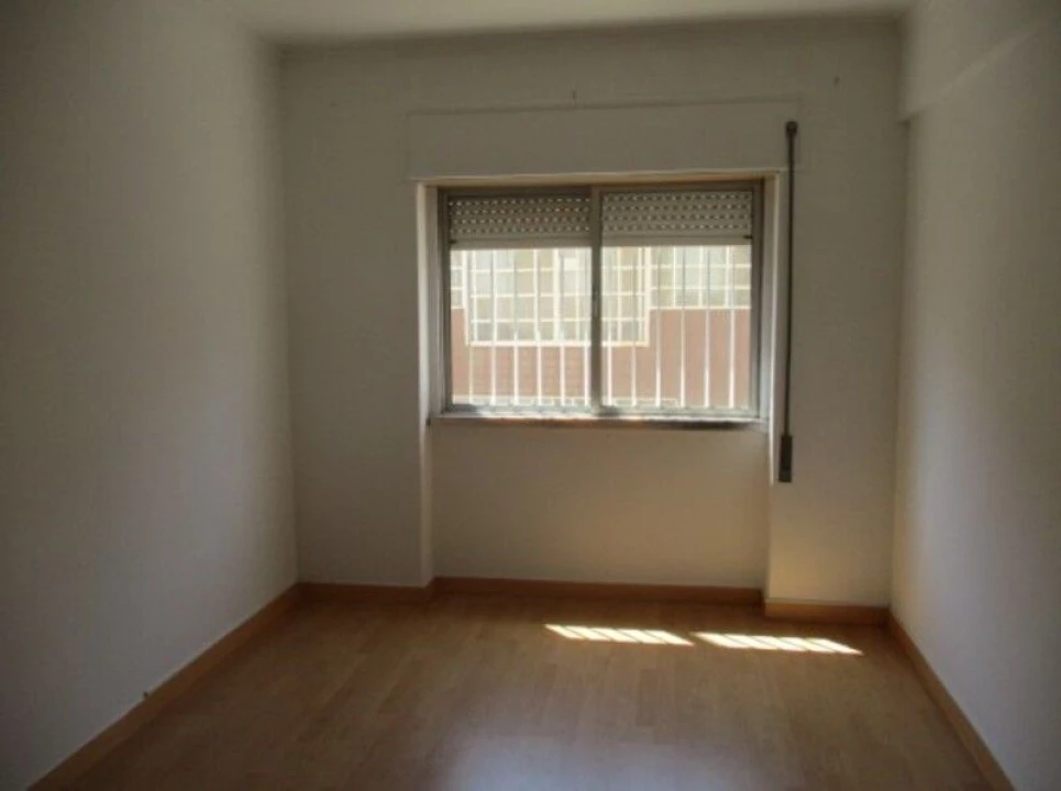 Apartamento T1 para Venda em Queluz e Belas Foto 6
