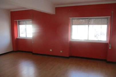 Apartamento T1 para Venda em Queluz e Belas