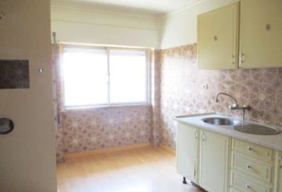 Apartamento T1 para Venda em Queluz e Belas
