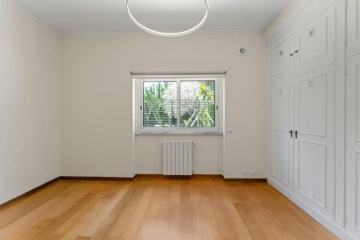 Moradia T4 para Venda em Carcavelos e Parede