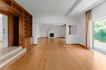 Moradia T4 para Venda em Carcavelos e Parede