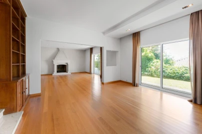 Moradia T4 para Venda em Carcavelos e Parede