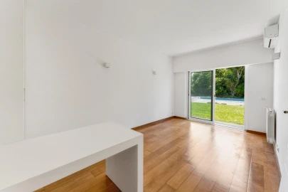 Moradia T4 para Venda em Carcavelos e Parede