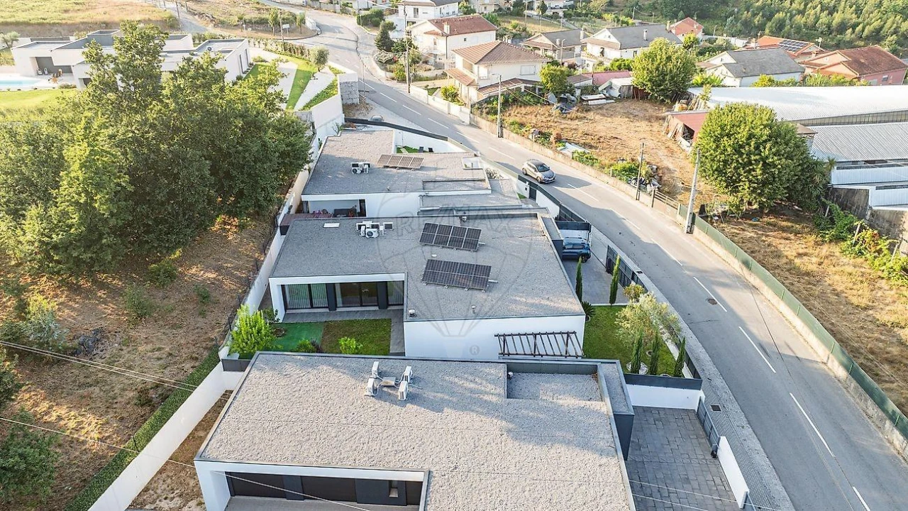 Moradia T3 para Venda em Campos e Louredo Foto 7
