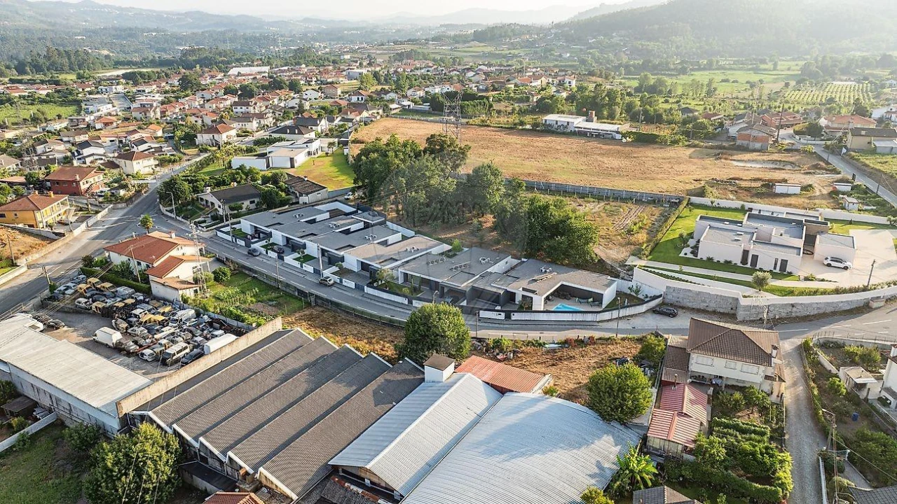 Moradia T3 para Venda em Campos e Louredo Foto 9