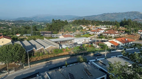 Moradia T3 para Venda em Campos e Louredo