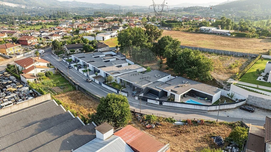Moradia T3 para Venda em Campos e Louredo Foto 11